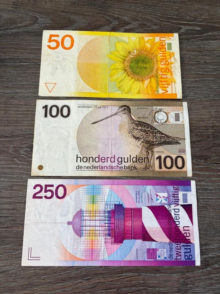 Setje biljetten 50, 100 en 250 gulden (1977 - 1985), Ophalen of Verzenden, 250 gulden