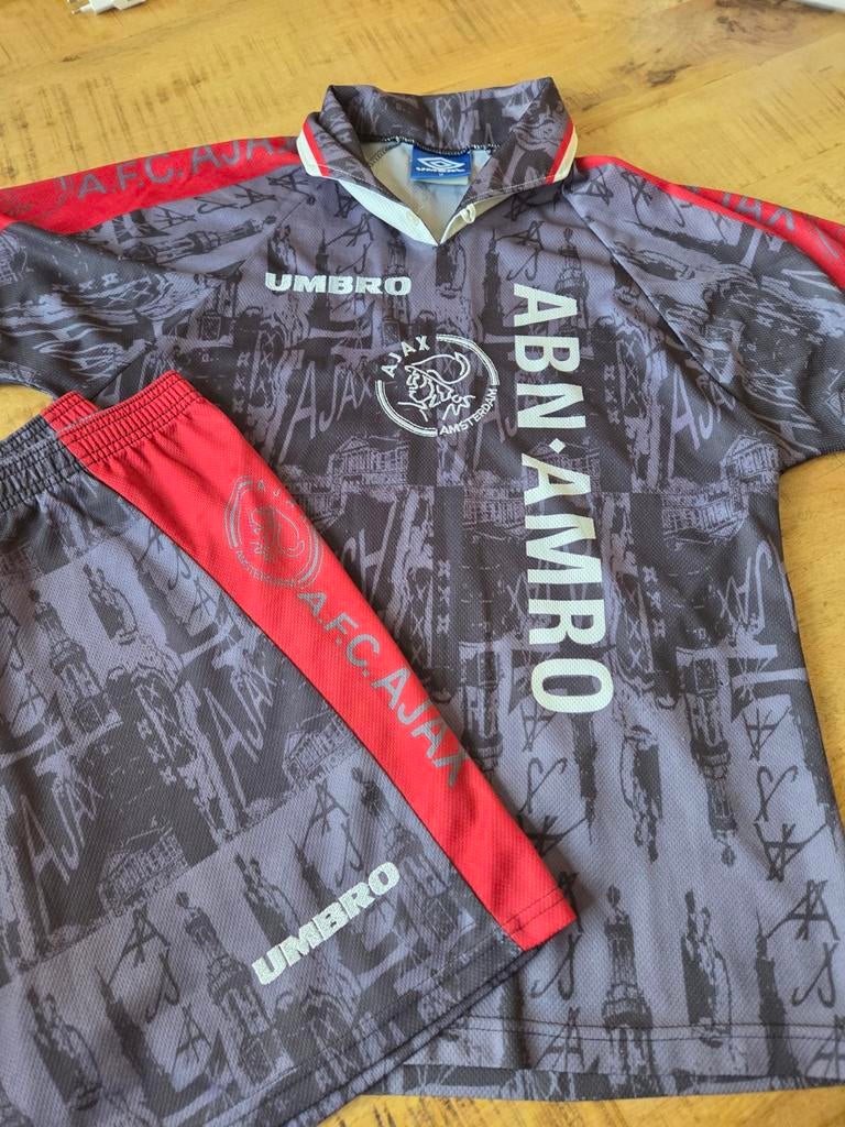 Ajax uit tenue 1996-1997 (shirt + broekje), Ophalen of Verzenden, Zo goed als nieuw, Set