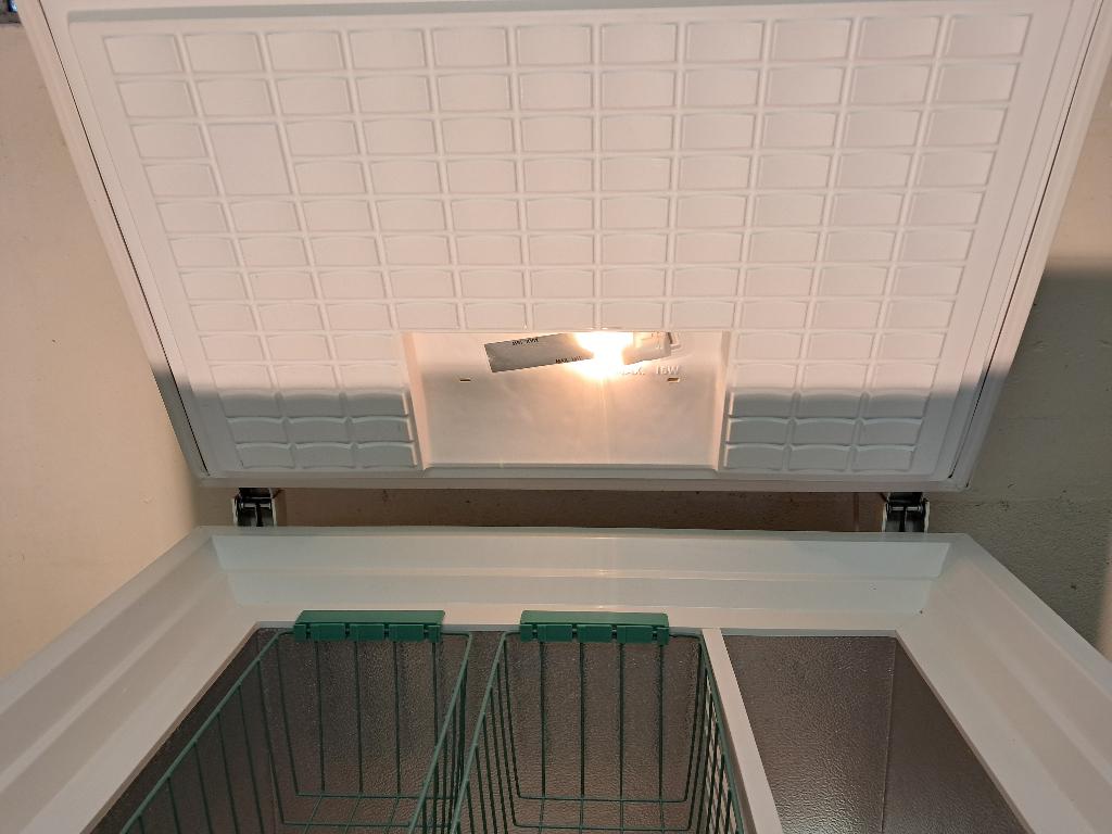 Frigidaire vrieskist 163L, goede staat, Vrieskist, Gebruikt, Vrijstaand, 90 cm of meer