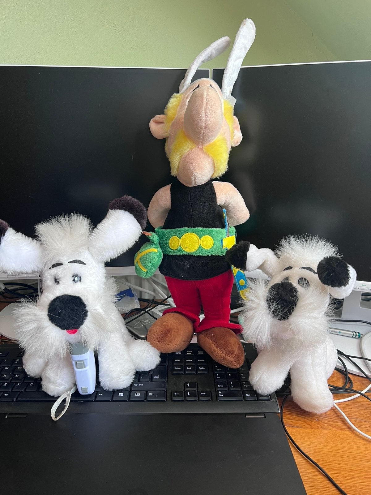 Asterix pluche pop 2 x idefix, Boeken, Eén stripboek, Ophalen of Verzenden, Zo goed als nieuw