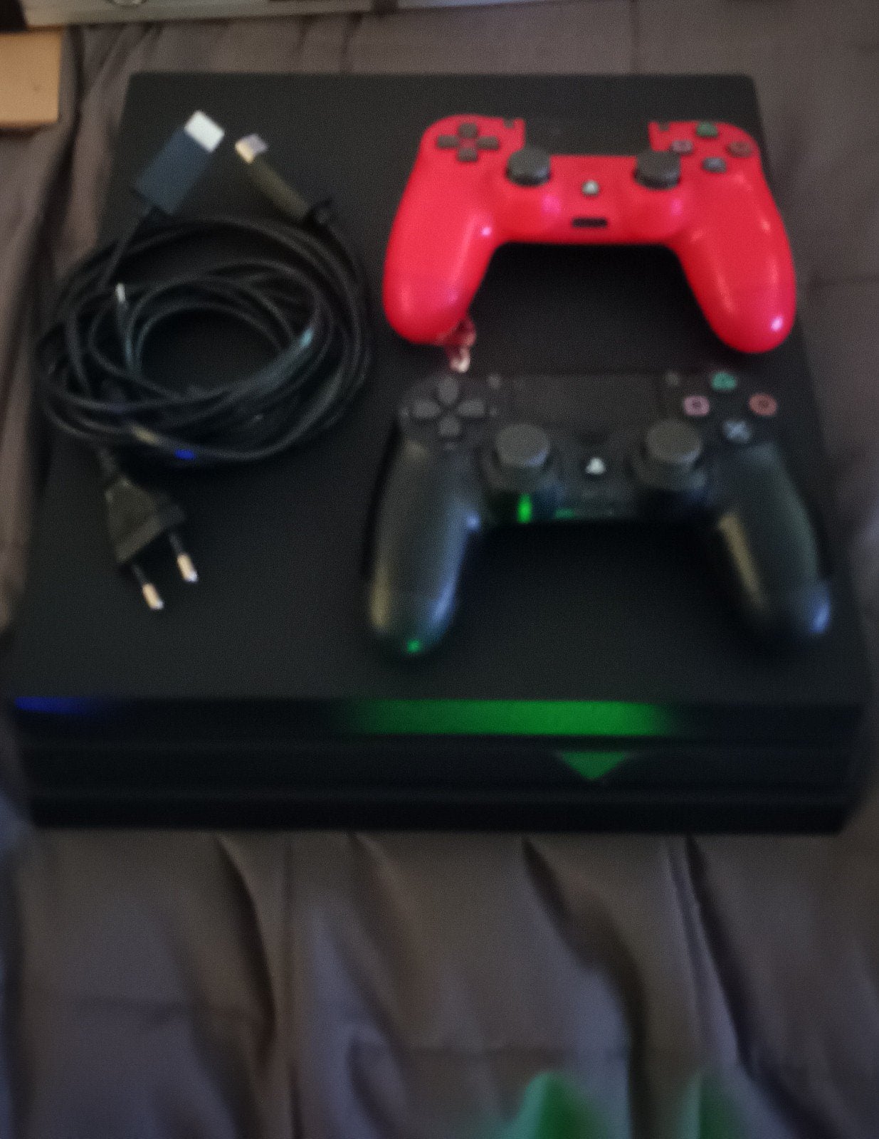 PS4 Pro , 2 controllers , 1tb geheugen , geen spellen, Spelcomputers en Games, Spelcomputers | Sony PlayStation 4, Ophalen