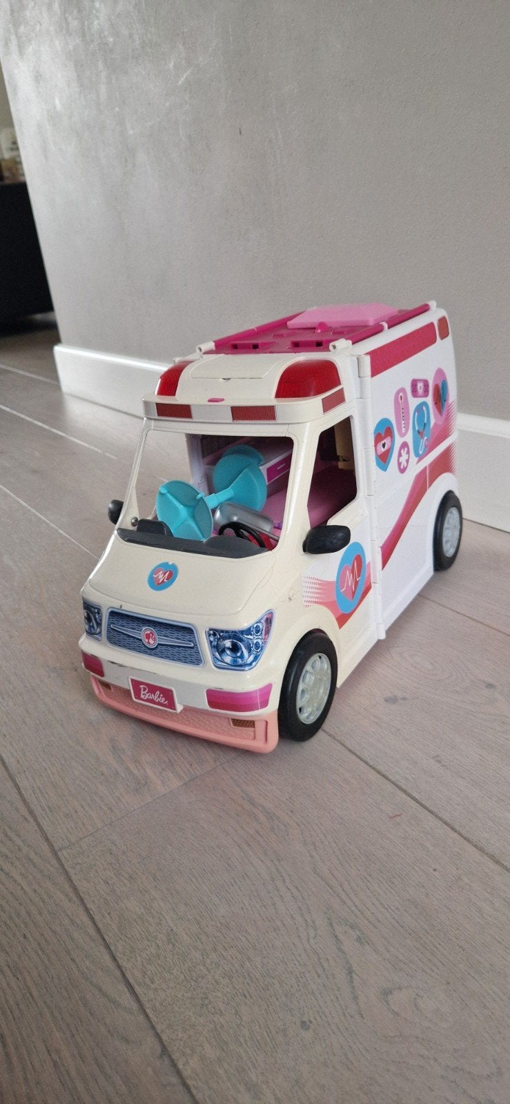 Barbie ambulance, Ophalen of Verzenden