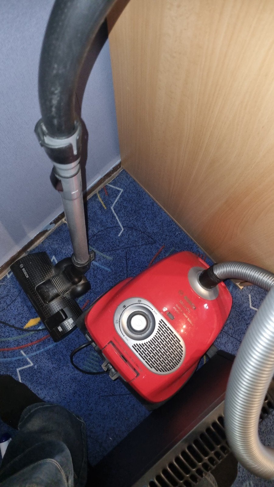 Bosch MoveOn BGL35MOV16 Stofzuiger met zak - Rood, Gebruikt, Bosch, Sledestofzuiger, Ophalen