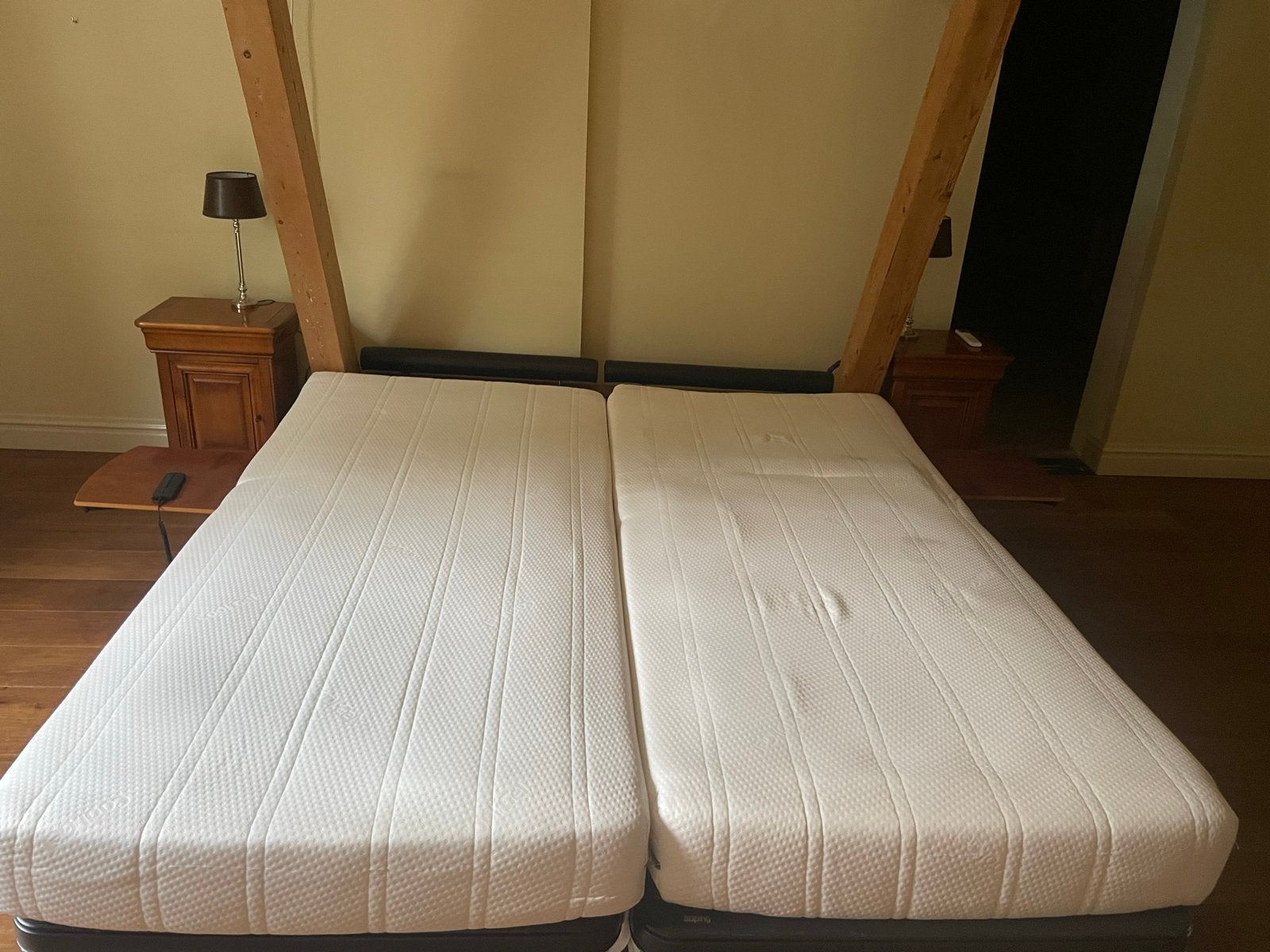 Auping bed 220x200, elektrisch verstelbaar met tafeltjes, Huis en Inrichting, Ophalen, Tweepersoons, Overige maten, Hout