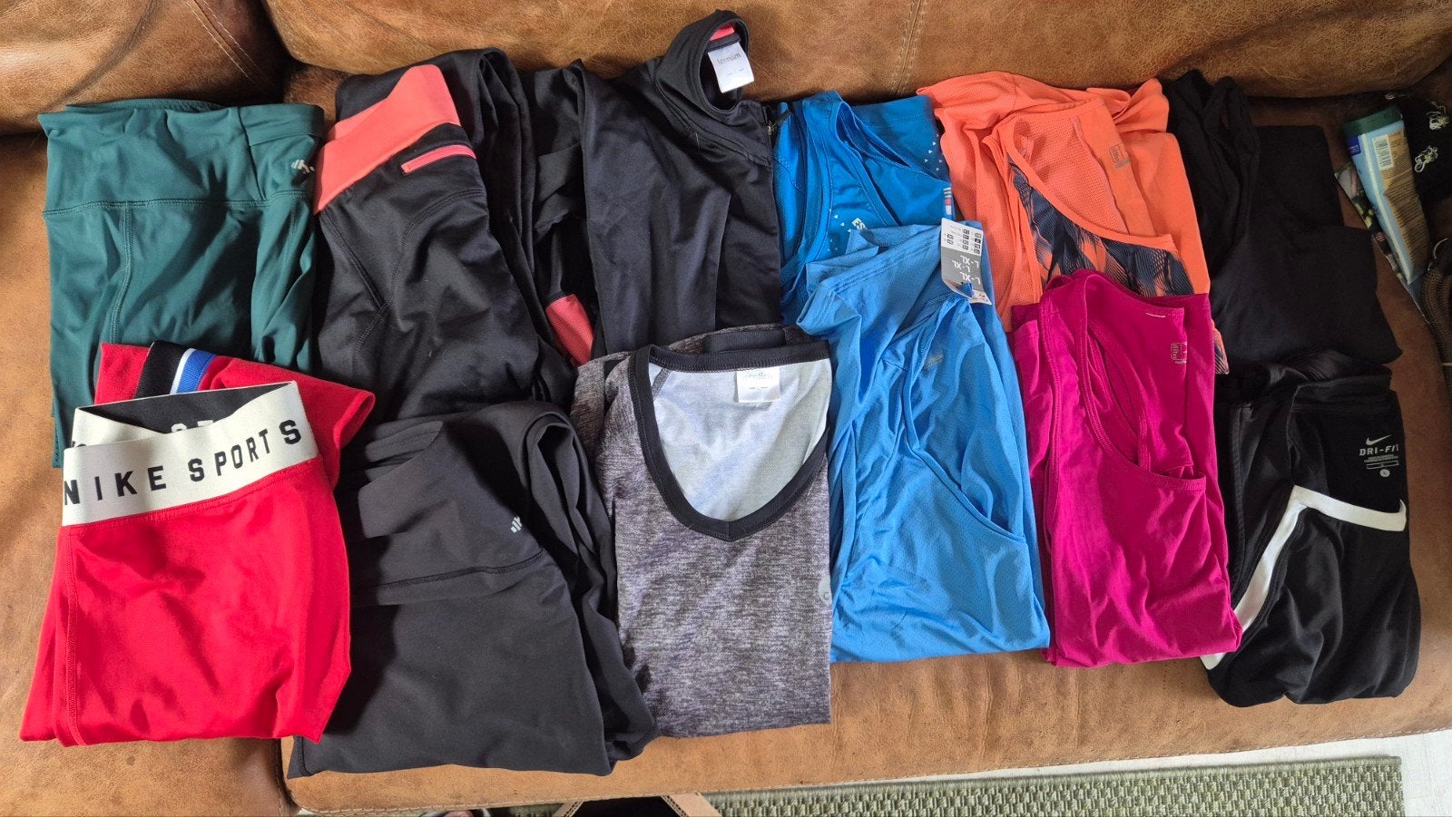 Pakket sportkleding legging shirt tops crops, Kleding | Dames, Ophalen of Verzenden, Maat 42/44 (L), Zwart, Fitness of Aerobics