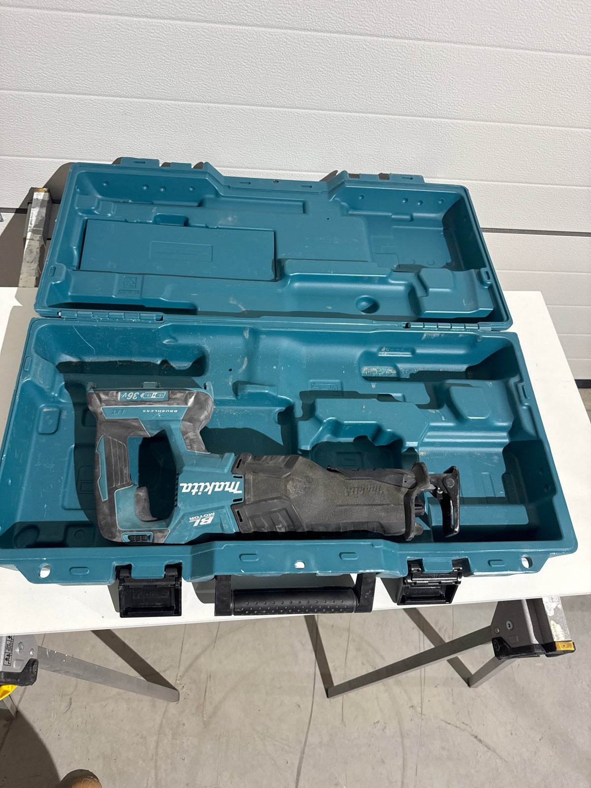 Makita Reciprozaag DJR360 36V - Z.G.A.N., Doe-het-zelf en Verbouw, Gereedschap | Zaagmachines, Ophalen, 70 mm of meer, Zo goed als nieuw