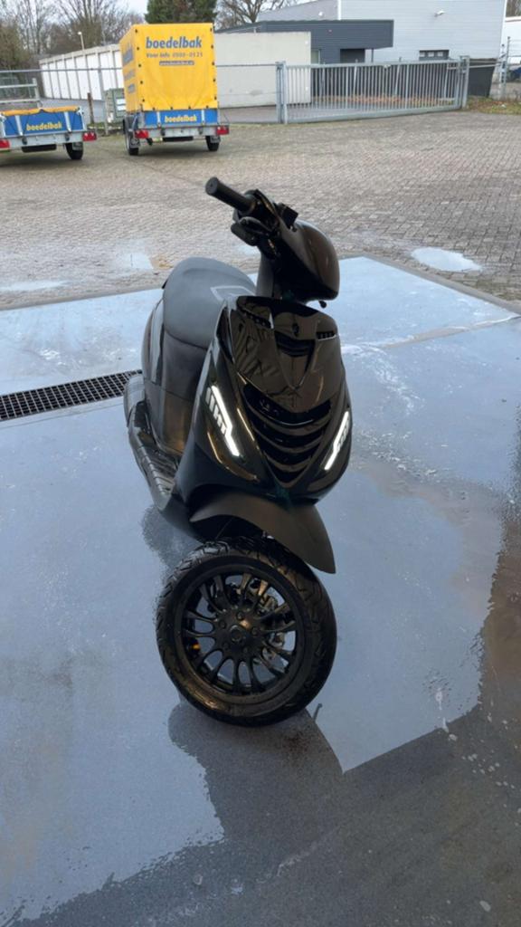 Nette piaggio zip 70cc gezocht!!, Fietsen en Brommers, Ophalen, Zo goed als nieuw, Tweetakt, Zip
