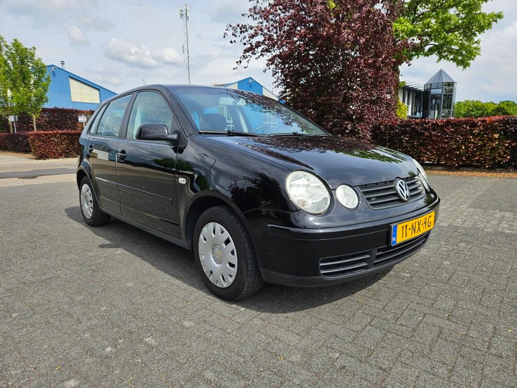 Volkswagen Polo 1.4 16V Athene | Airco | Cruise control, Voorwielaandrijving, Stof, 4 cilinders, Zwart