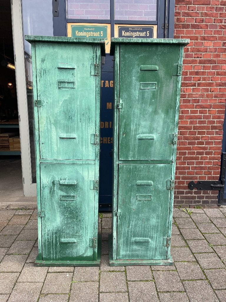 Vintage industriele lockerkast met 2 deur en leg. Nu 75 euro, Antiek en Kunst, Ophalen