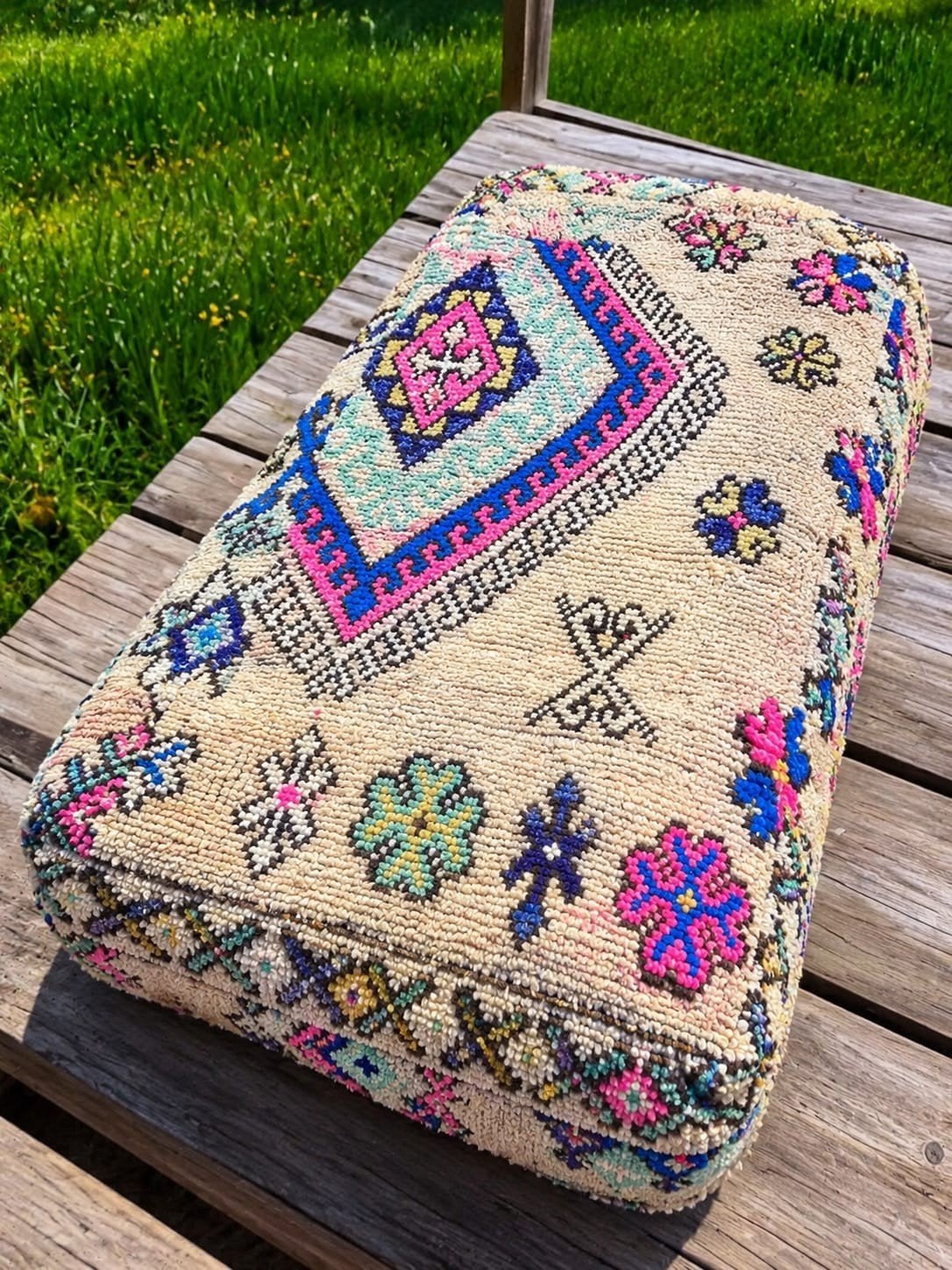 XL Poef met Berberpatroon - Handgemaakt en Kleurrijk, Huis en Inrichting, Verzenden, Rechthoekig, 125 cm of meer, 50 tot 75 cm