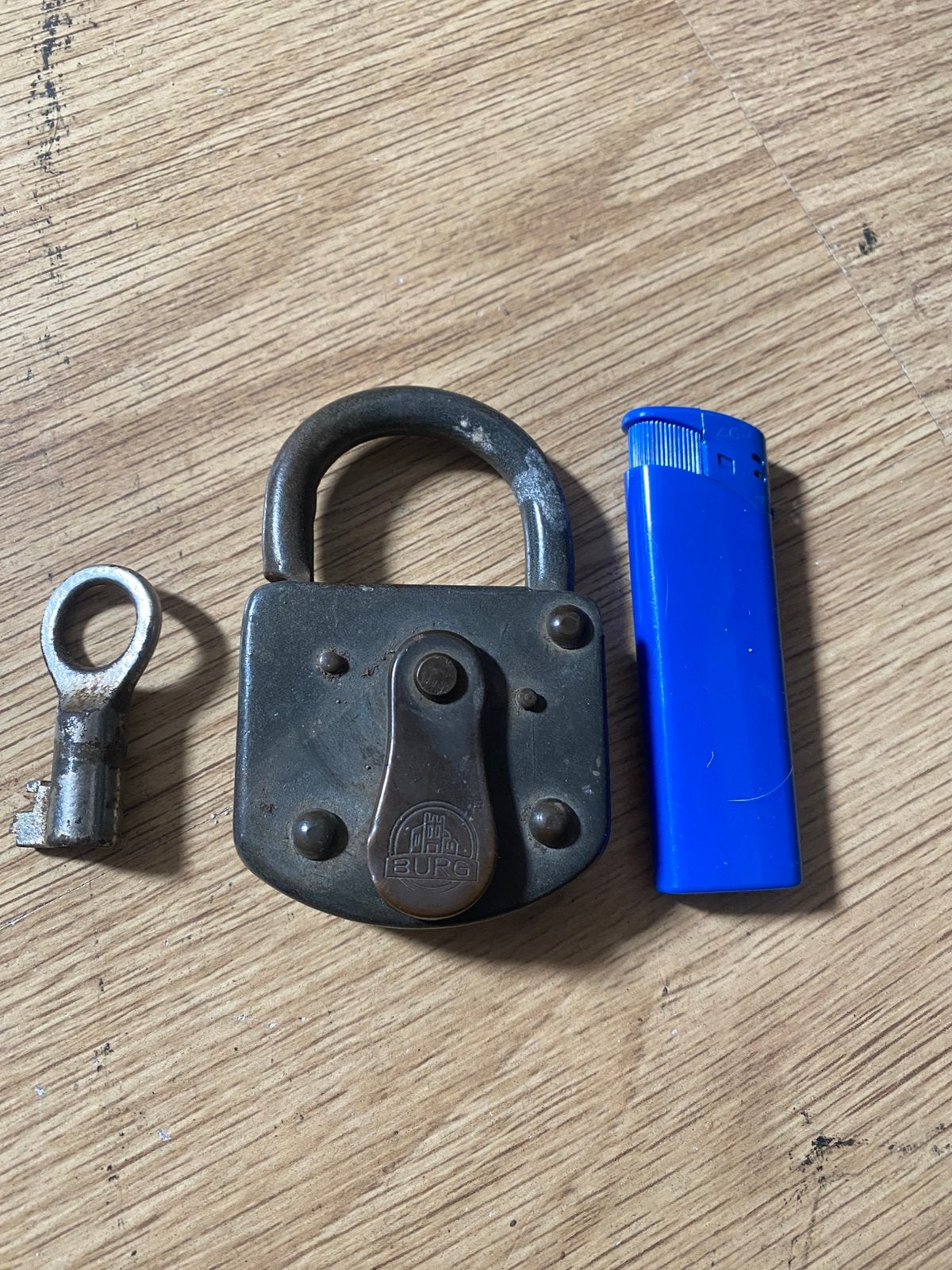 Antiek burg hangslot, Ophalen of Verzenden