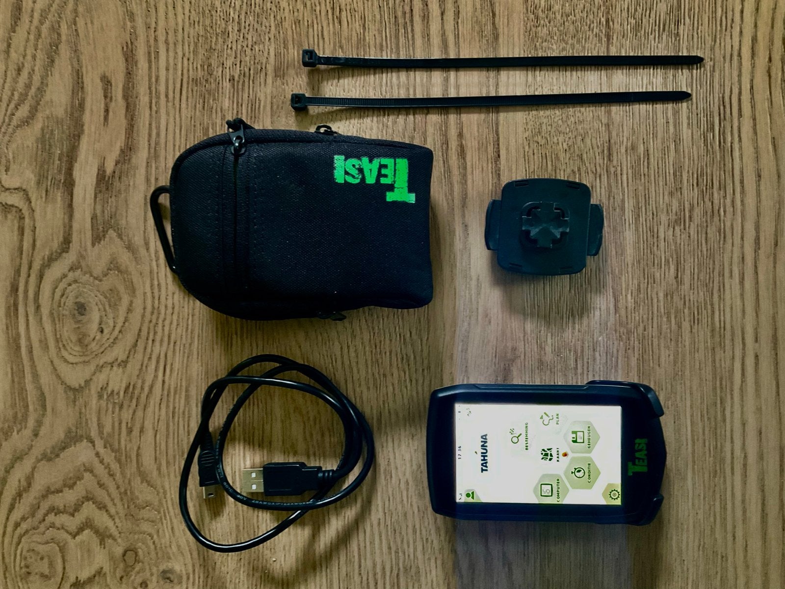 Teasi One 2 Fiets/wandelnavigatie GPS met accessoires, Ophalen of Verzenden, GPS, Zo goed als nieuw