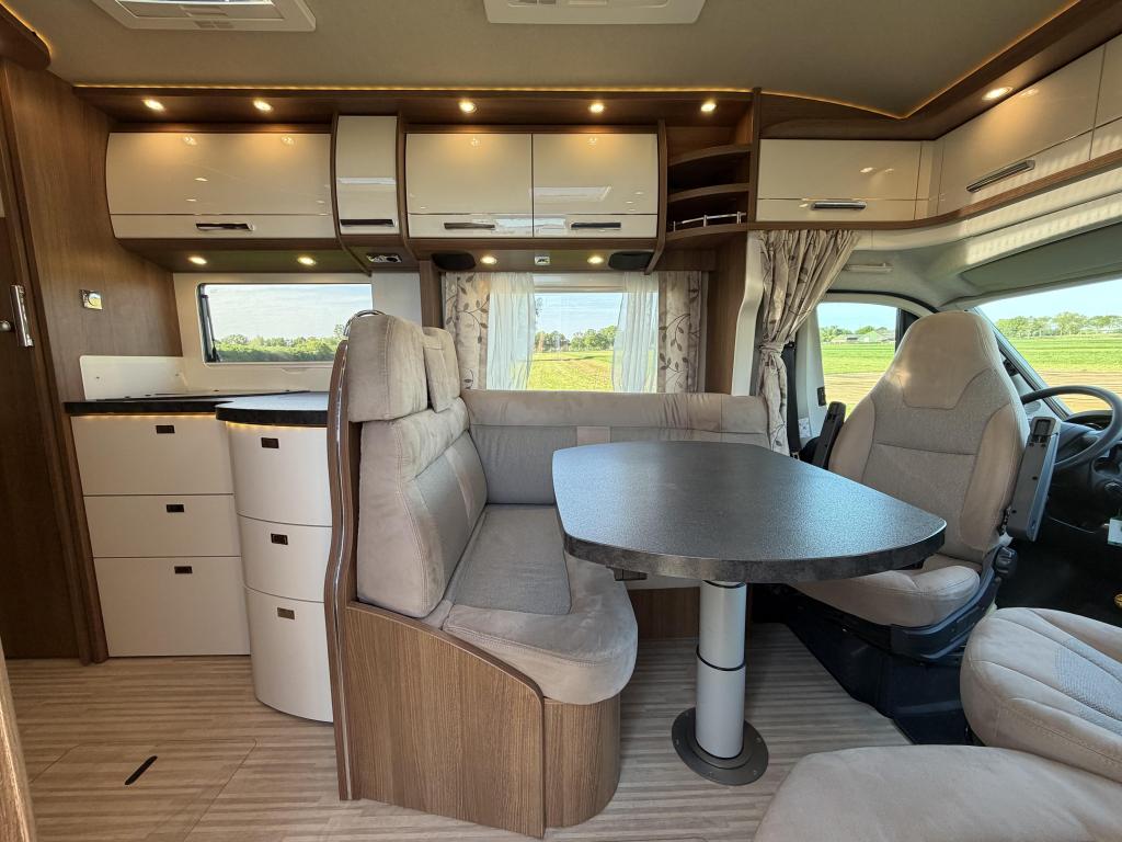 Carthago C-Tourer T 148LE, Euro 6, EP Levelsysteem, Omvormer, Caravans en Kamperen, Automaat, Ringverwarming, Fiat, Bedrijf