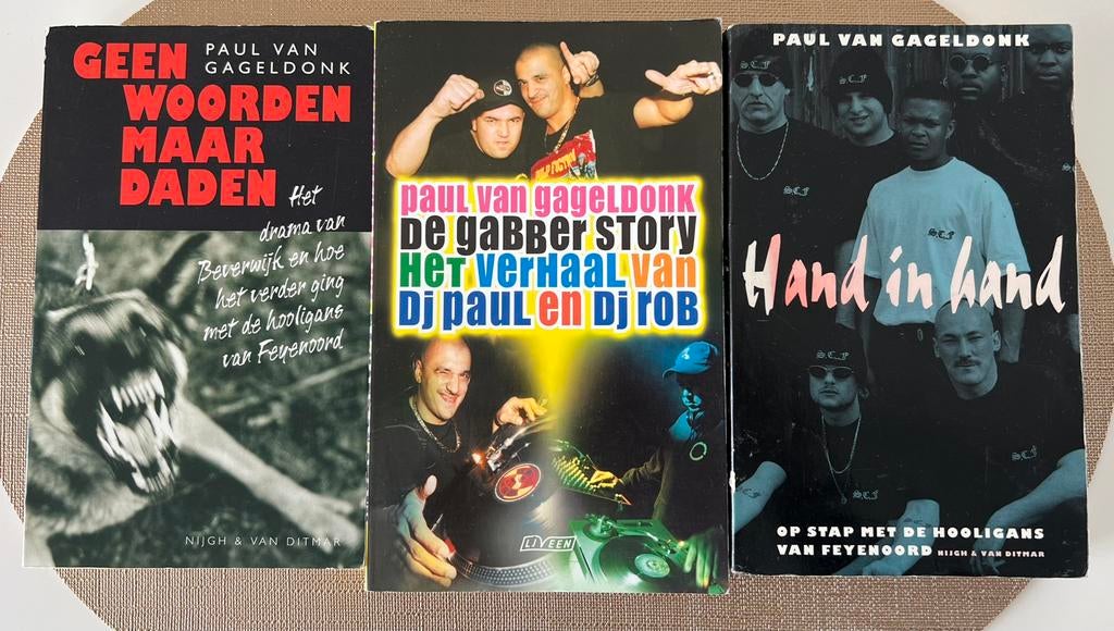 Gabberstory hand in hand geen woorden maar daden, Boeken, Ophalen of Verzenden, Zo goed als nieuw
