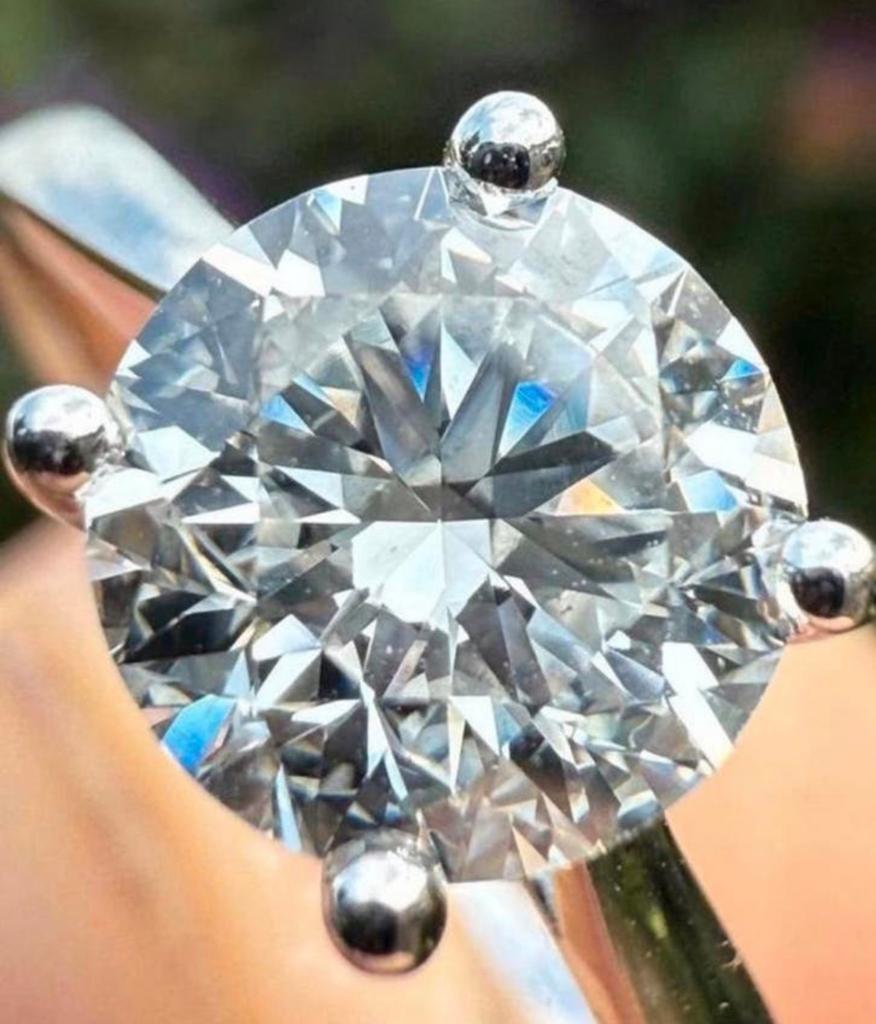 Nieuwe gouden ring met VS diamant van 2.10ct en certificaat!, Nieuw, Ophalen of Verzenden, 17 tot 18, Met edelsteen
