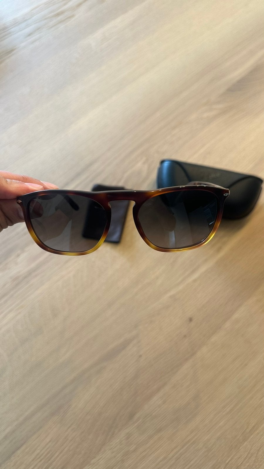 Persol zonnebril, model GAE PO3391S 116071, Ophalen, Zo goed als nieuw, Overige merken