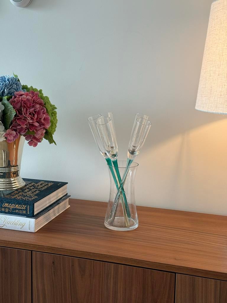 Champagne flutes en tijdloze vaas, Huis en Inrichting, Woonaccessoires | Vazen, Gebruikt, Overige kleuren, Ophalen of Verzenden