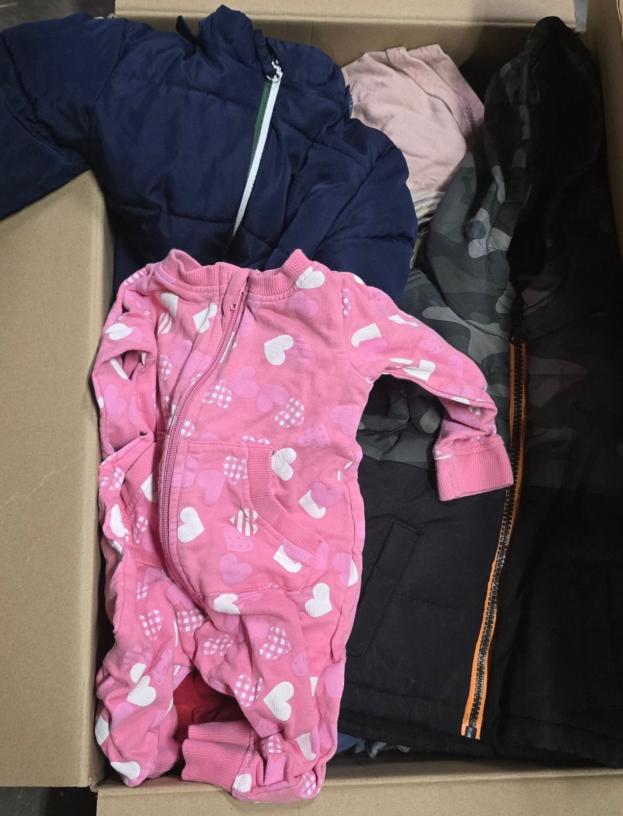 Grote doos met babykleding, Kinderen en Baby's, Ophalen, Gebruikt