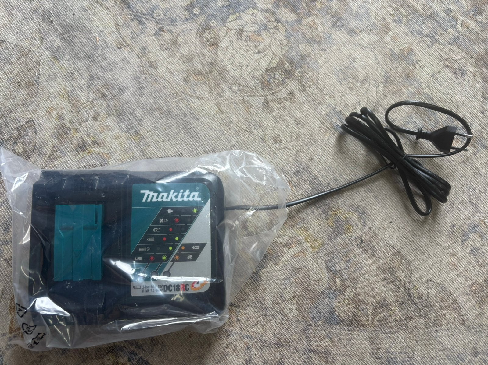 Nieuw makita oplader DC18RC, Doe-het-zelf en Verbouw, Gereedschap | Machine-onderdelen en Toebehoren, Ophalen of Verzenden, Nieuw