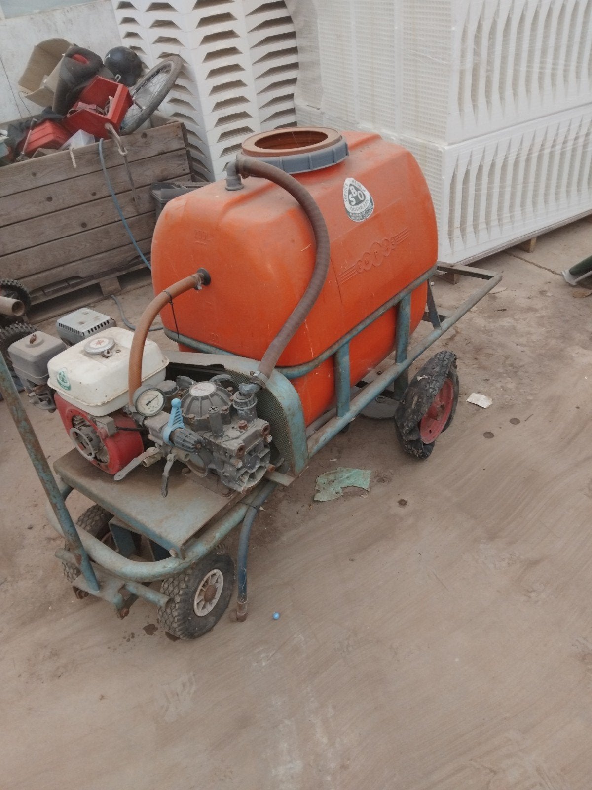 empas vatspuit, 100 liter of meer, Ophalen, Gebruikt, 200 tot 400 liter/min