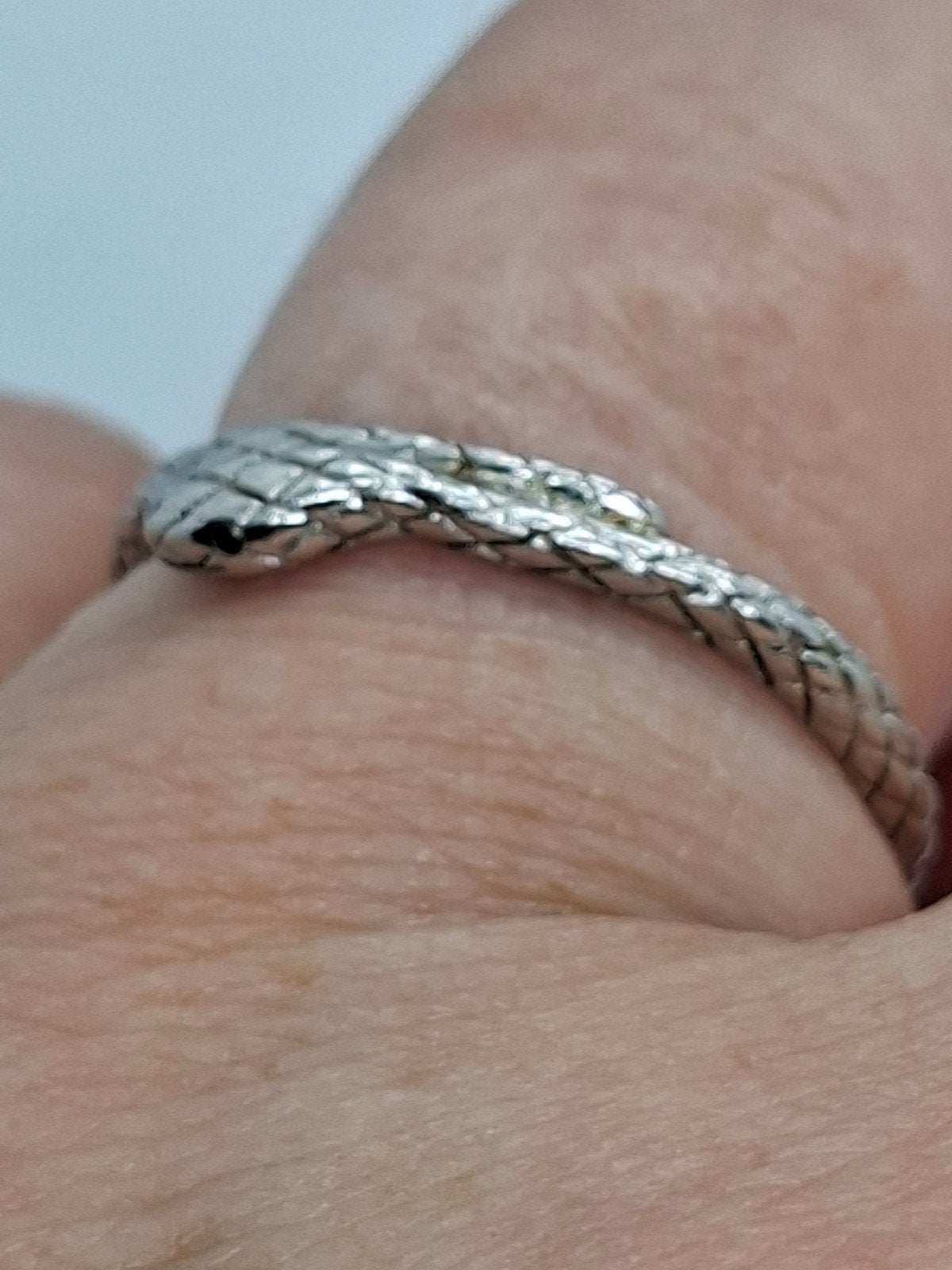 Zilveren Slangenring Maat 57, Sieraden, Tassen en Uiterlijk, Ringen, Gebruikt, Ophalen of Verzenden, 17 tot 18, Dame of Heer