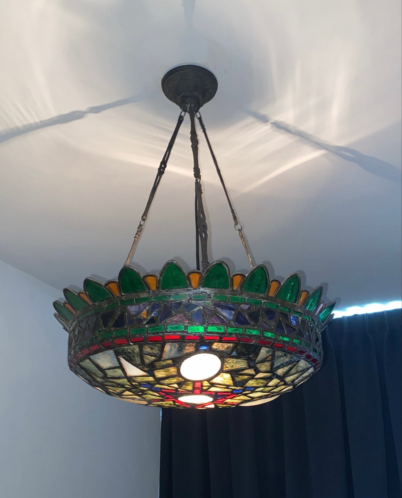 Hanglamp, Kerklamp drie-eenheid, glas in lood., Ophalen