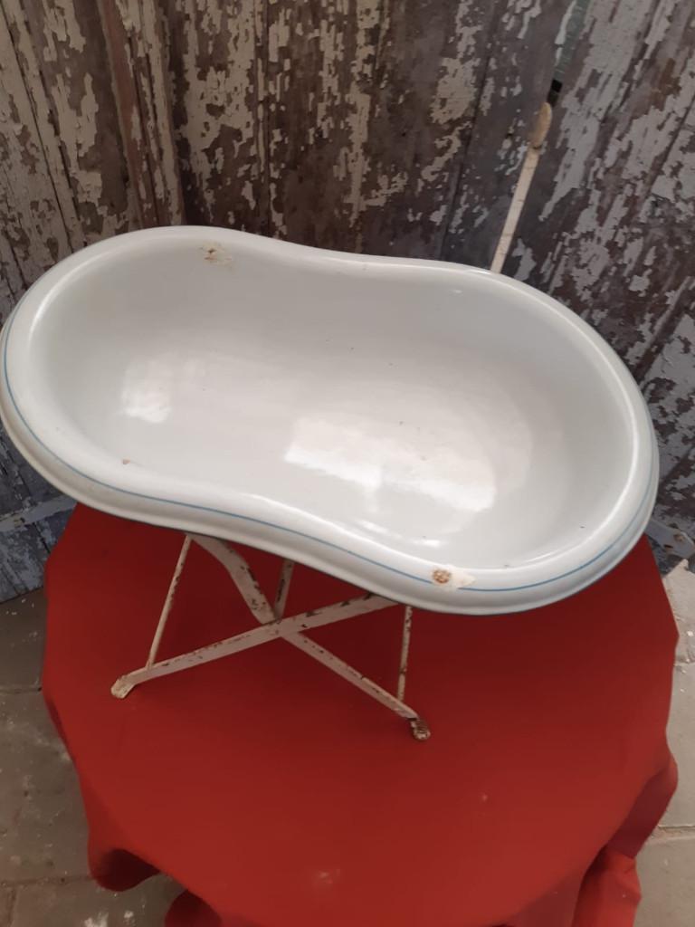 witte emaille bidet op ijzeren onderstel, Ophalen