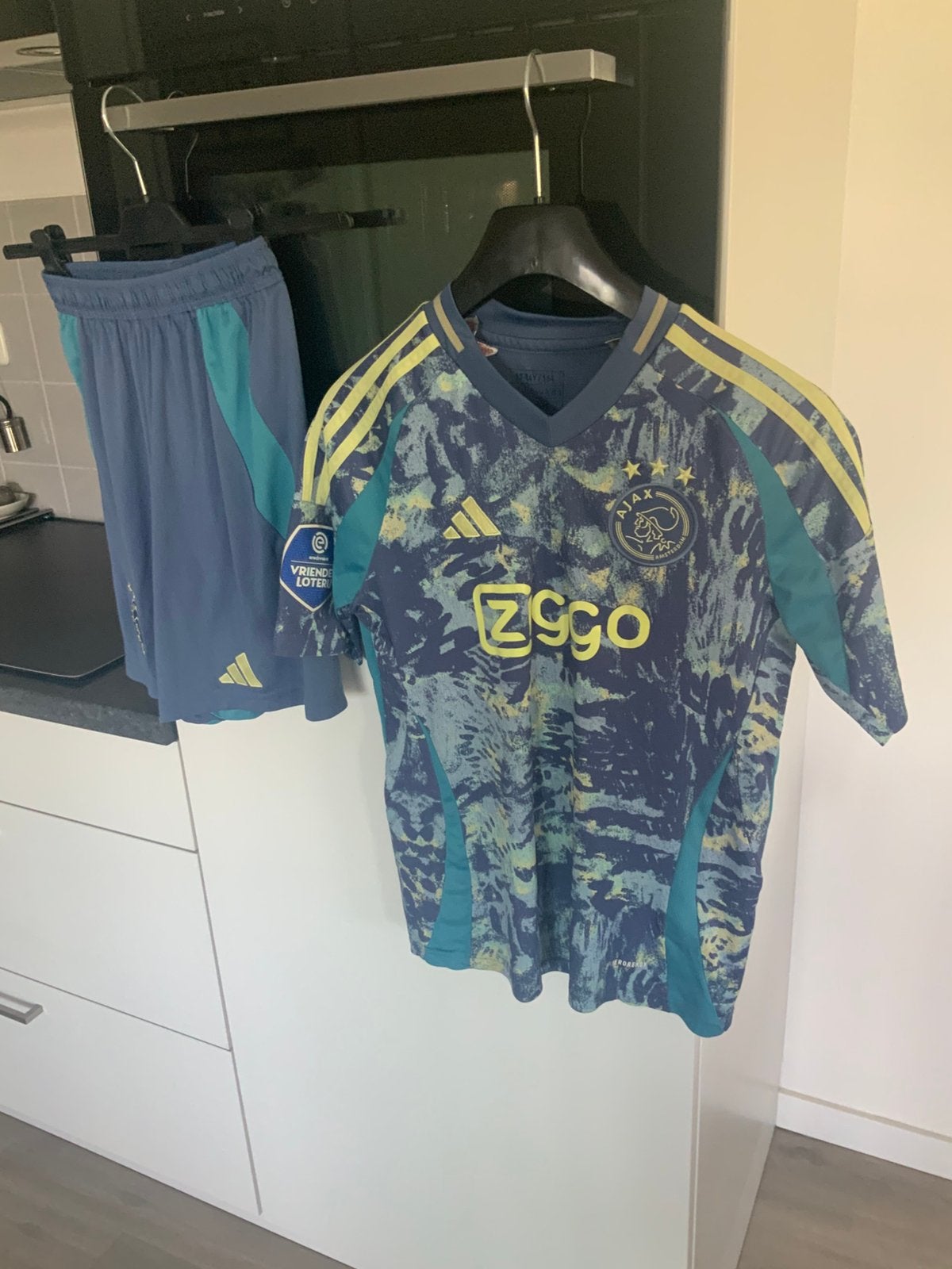 Ajax tenue mt 164 heel klein prijsje, Maat XS of kleiner, Ophalen of Verzenden, Gebruikt, Shirt