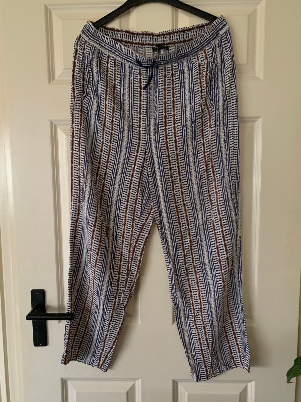 Gestreepte broek met trekkoord - Maat 42 (L), Blauw, Maat 42/44 (L), Ophalen of Verzenden, Lang
