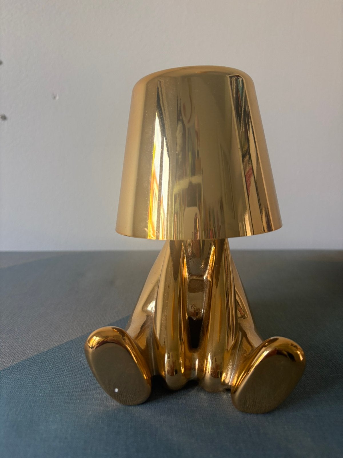 Lampje zittend figuur met lampekap, Ophalen of Verzenden, Zo goed als nieuw