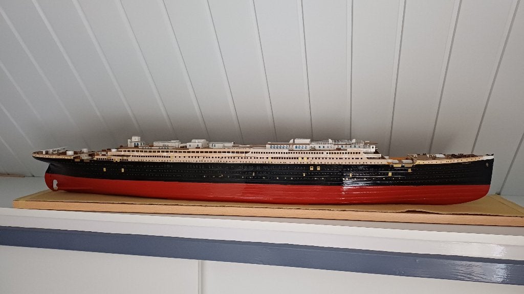 TITANIC, Amati-Turin model, 1.07m, compleet met boekjes, Hobby en Vrije tijd, Modelbouw | Boten en Schepen, Ophalen, Gebruikt