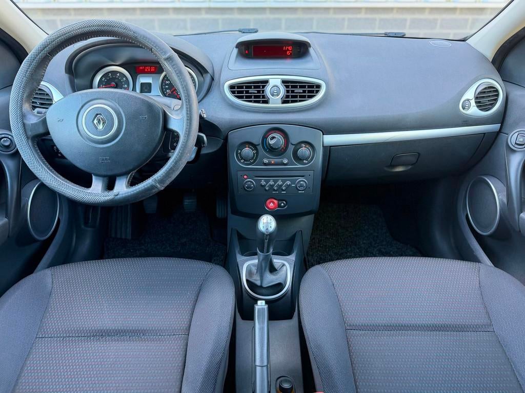 Renault Clio 1.2-16V Dynamique |Airco|5 Deurs|, Voorwielaandrijving, Gebruikt, Zwart, 4 cilinders