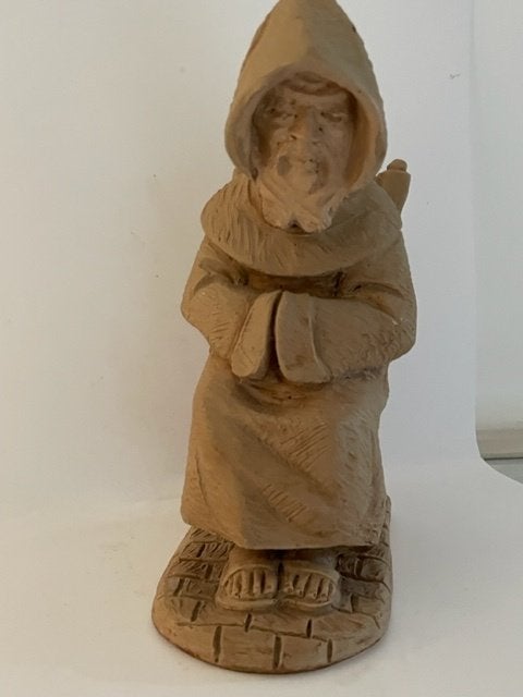 Oud stenen / terracotta beeld monnik / biddende man op stoel, Antiek en Kunst, Kunst | Beelden en Houtsnijwerken, Ophalen, Handgemaakt