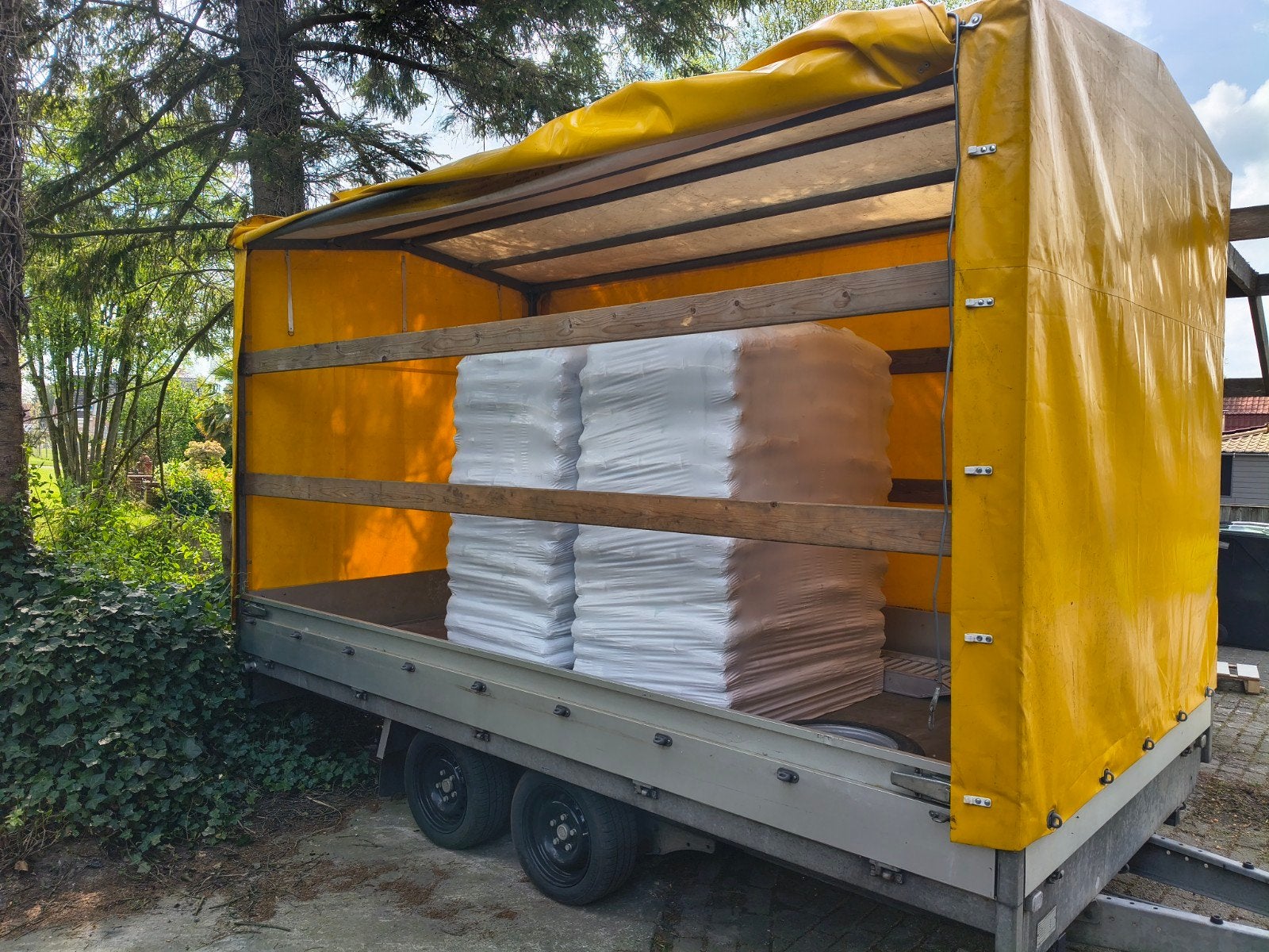 Transportdiensten met open laadbak en 16 m3 aanhanger, Ophalen of Verzenden