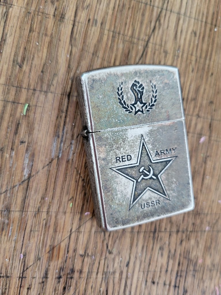 Zorro aansteker collectors item Red Army ussr, Verzamelen, Rookartikelen, Aanstekers en Luciferdoosjes, Verzenden, Gebruikt, Aansteker