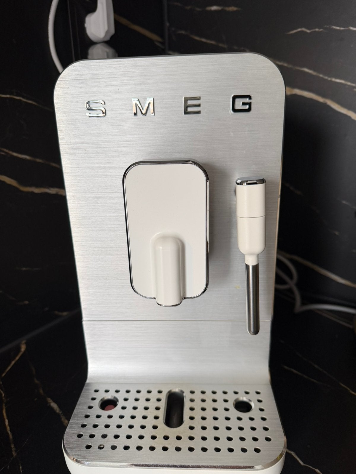 SMEG KOFFIEAPARAAT WIT, Ophalen, Zo goed als nieuw, Koffiemachine