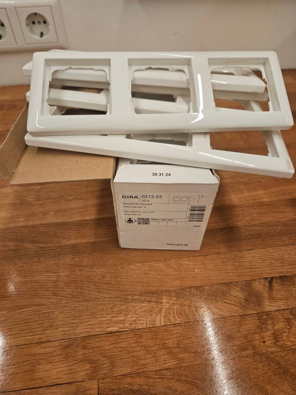 gira 3 voudig afdek raam s55 wit, Ophalen of Verzenden