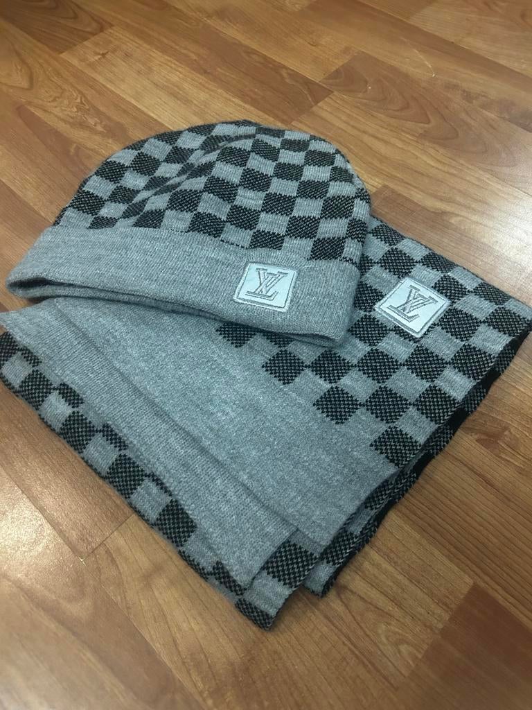 Louis Vuitton Muts en Sjaal Set - Nieuw, Ophalen of Verzenden, Nieuw, Muts
