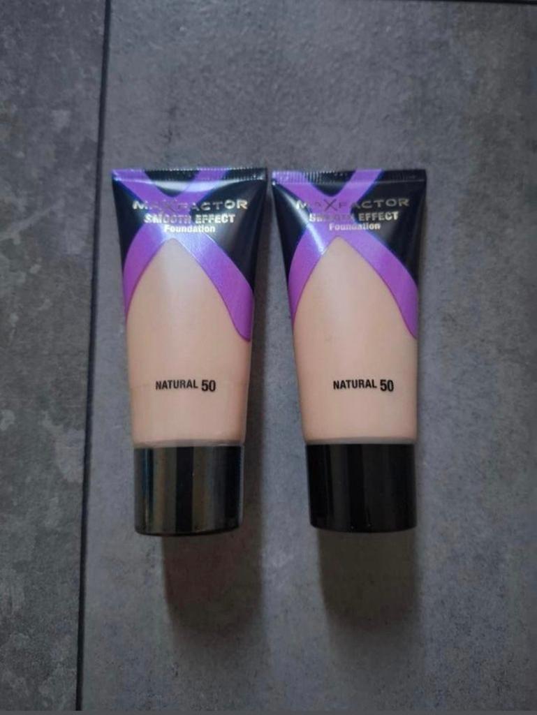 nieuwe Max Factor Smooth Effect Foundation (advr 110), Overige kleuren, Gehele gezicht, Nieuw, Ophalen of Verzenden