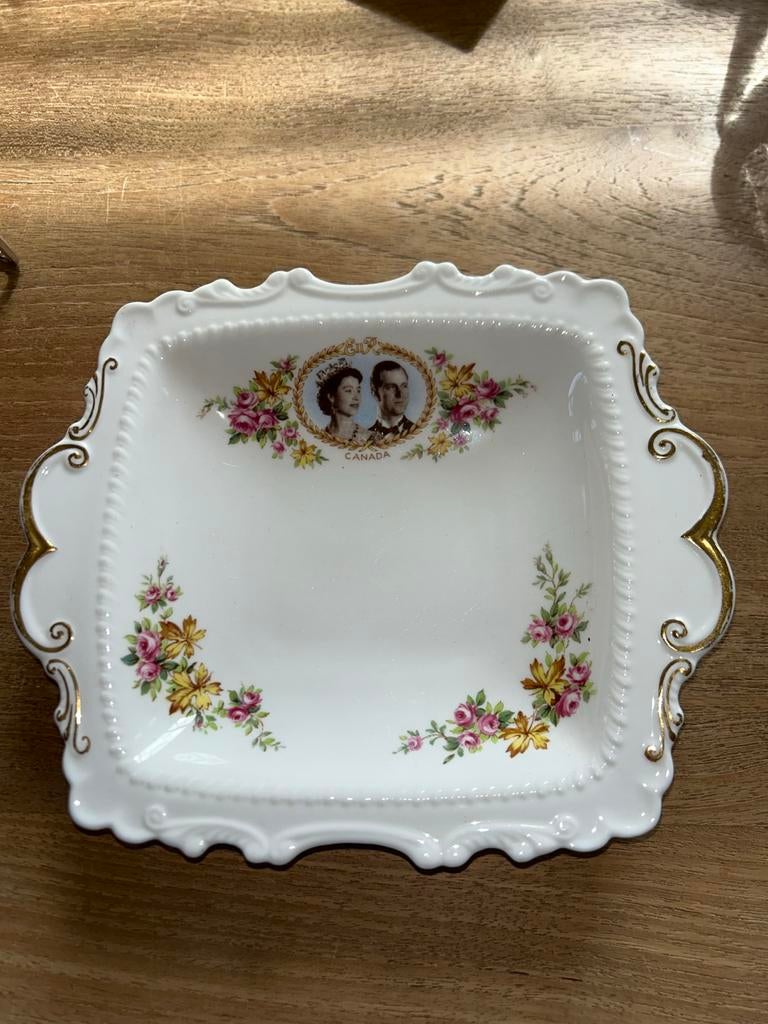 Vintage Royal Albert Snoepschaaltje Elizabeth II & Philip, Antiek en Kunst, Ophalen of Verzenden