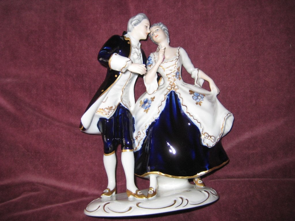 Porseleinen beeld: man en vrouw, Royal Dux, handgechildert, Ophalen of Verzenden