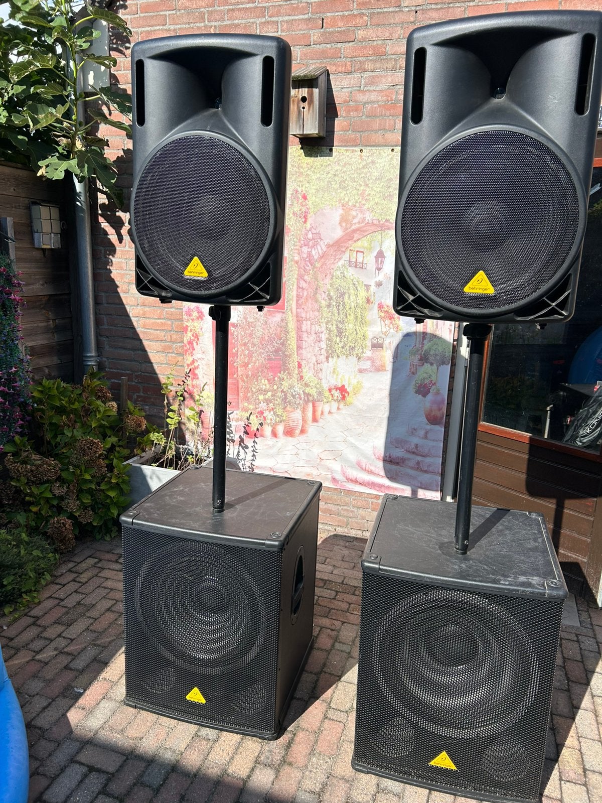Krachtige actieve geluid set Behringer (2 subs, 2 tops), Muziek en Instrumenten, Ophalen, Gebruikt, 1000 watt of meer