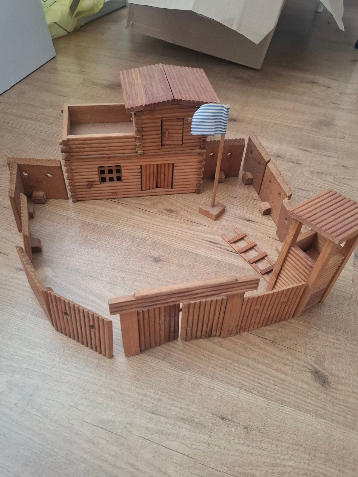 Houten speelgoed fort in goede staat, Ophalen of Verzenden