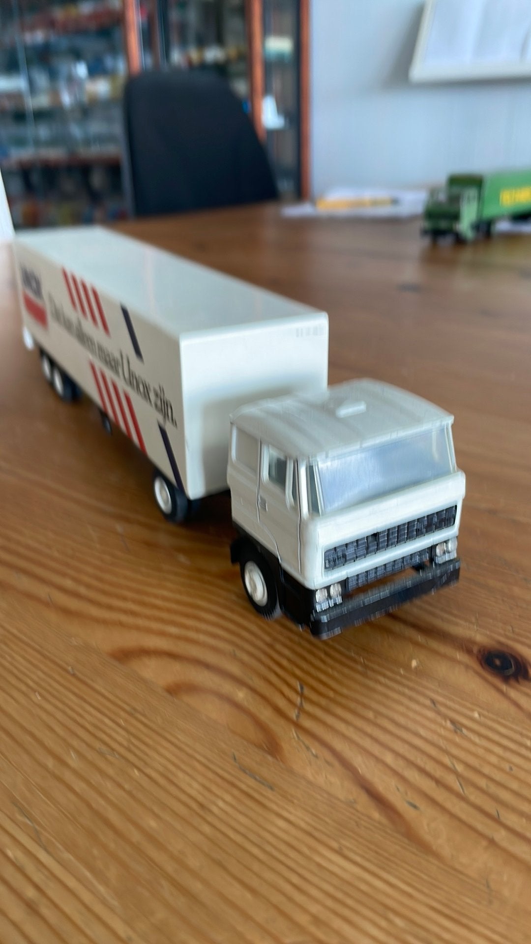 Daf 3300 turbo intercool truck net oplegger “Unox”, Ophalen of Verzenden, Zo goed als nieuw, Bus of Vrachtwagen, Lion Toys