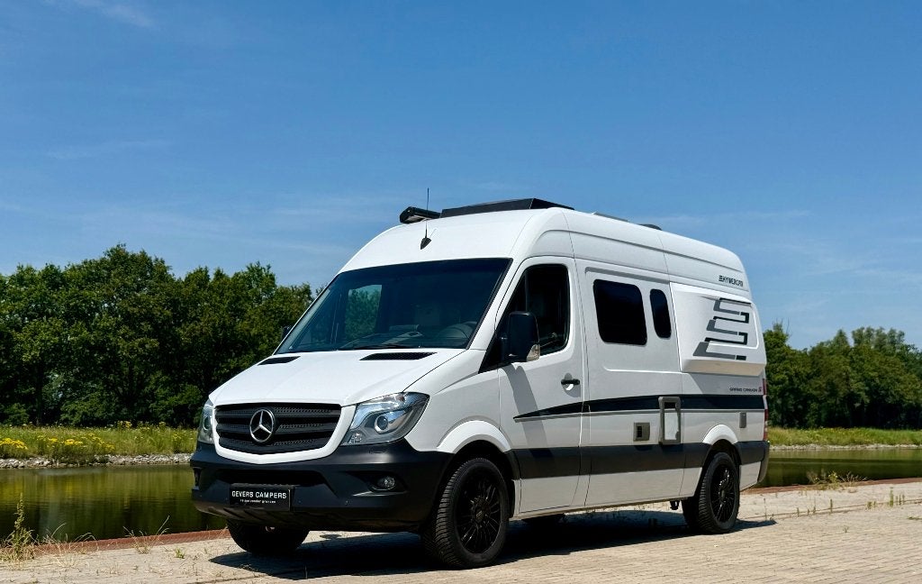 Foto 3 van Hymer Grand Canyon S Mercedes 316 CDI buscamper automaat
