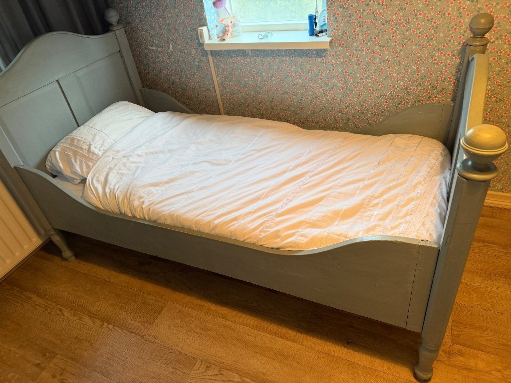 Bed brocant Grenen, romantisch,meiden landelijk 90x182 grijs, 85 tot 100 cm, Gebruikt, 180 cm of meer, Ophalen