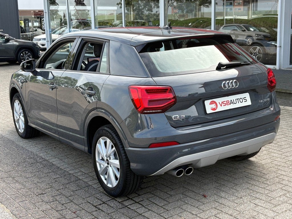 Audi Q2 (1.5) 35 TFSI 150PK AUT. S-EDITION NARDO-GREY LED TR, Auto's, Automaat, 4 cilinders, Bedrijf, 19 km/l