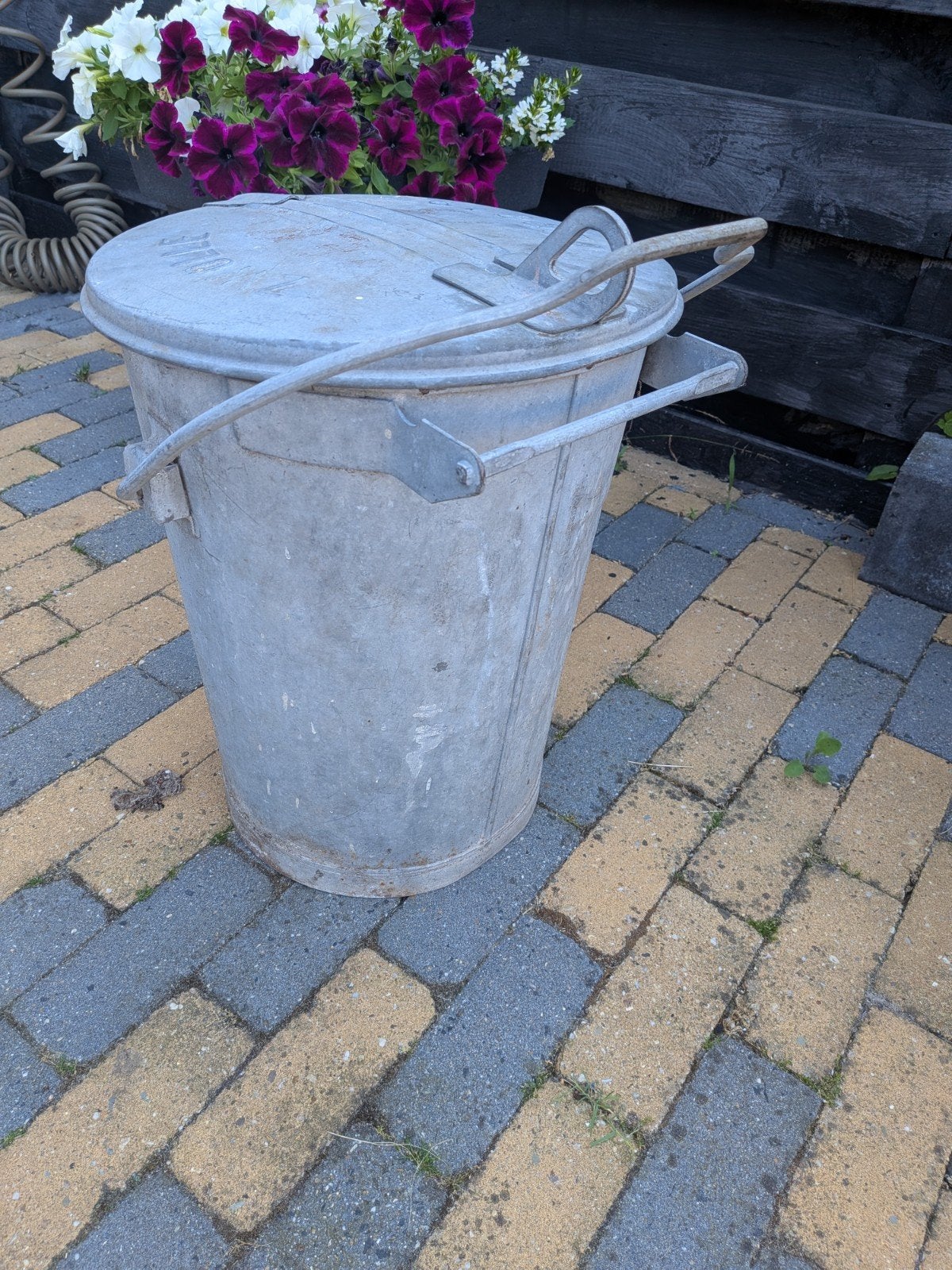 zinken prullenbak Zwolle, Ophalen of Verzenden, Rond, Metaal, Minder dan 30 cm