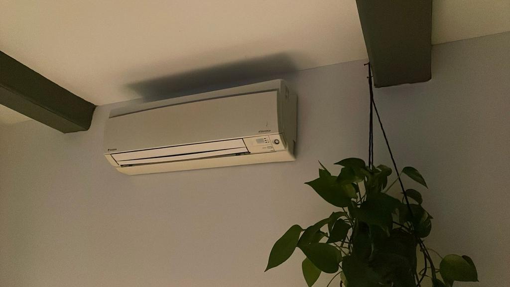 4 airci split daikin, Ophalen of Verzenden, Zo goed als nieuw