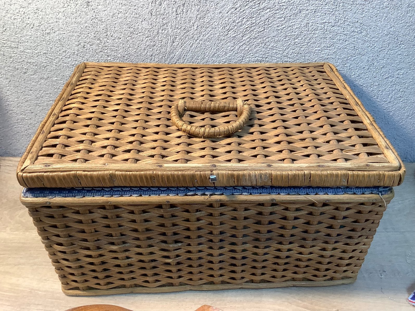 Vintage rieten naaimandje, Ophalen of Verzenden, Gebruikt